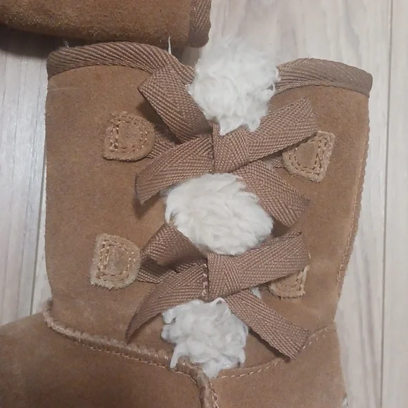 Koolaburra By UGGSTan Suede Boots - Picture 3 of 7